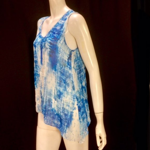 Vince Camuto Blue Tie Dye Handkerchief Top - Picture 1 of 5